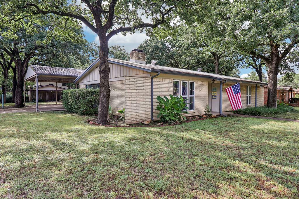 Property Photo: 236 Cooper Drive TX 76053