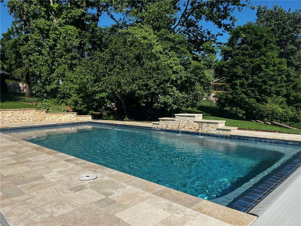 Property Photo: 1000 NW Provence Place AR 72712