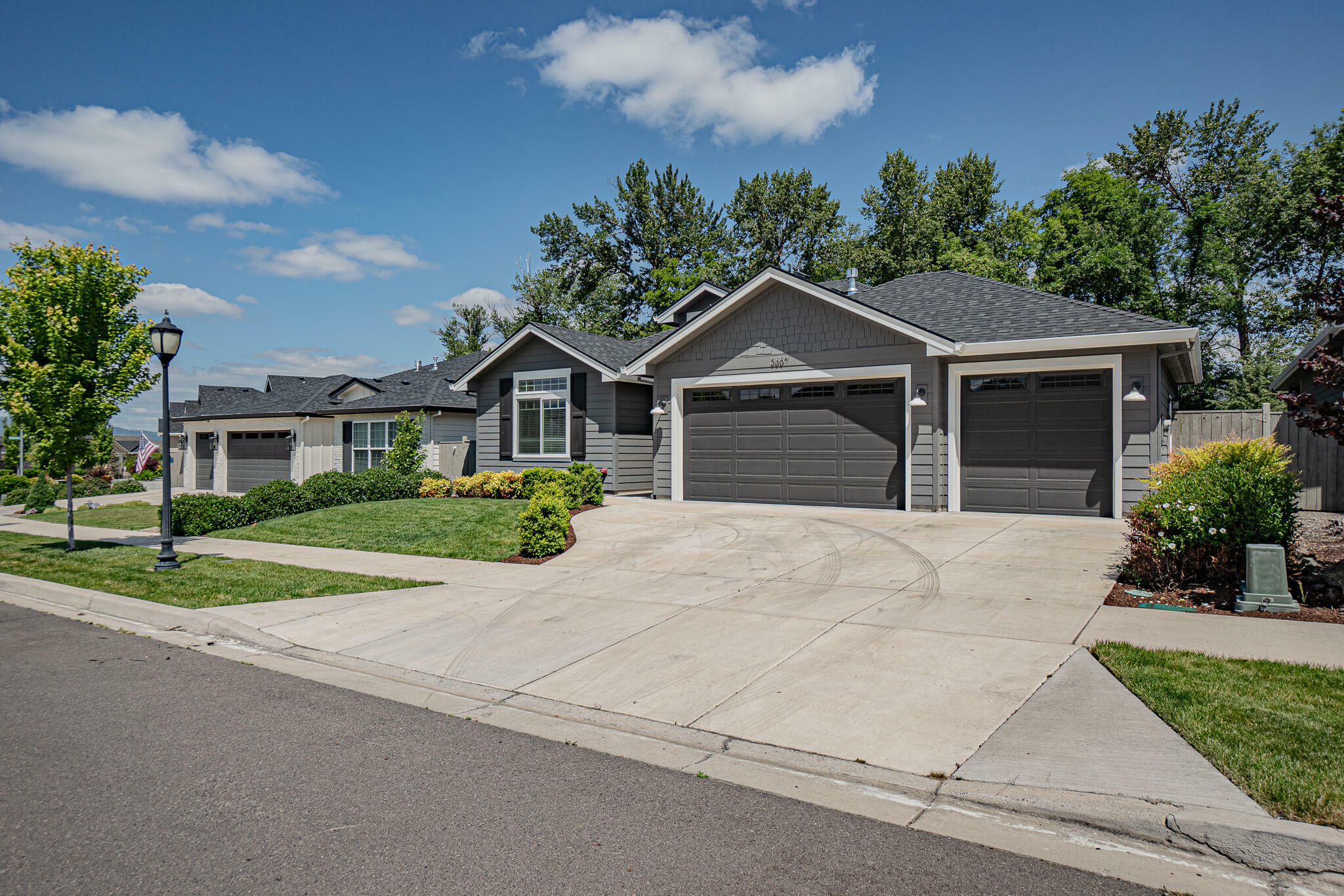 Property Photo: 3857 Arizona Drive OR 97504