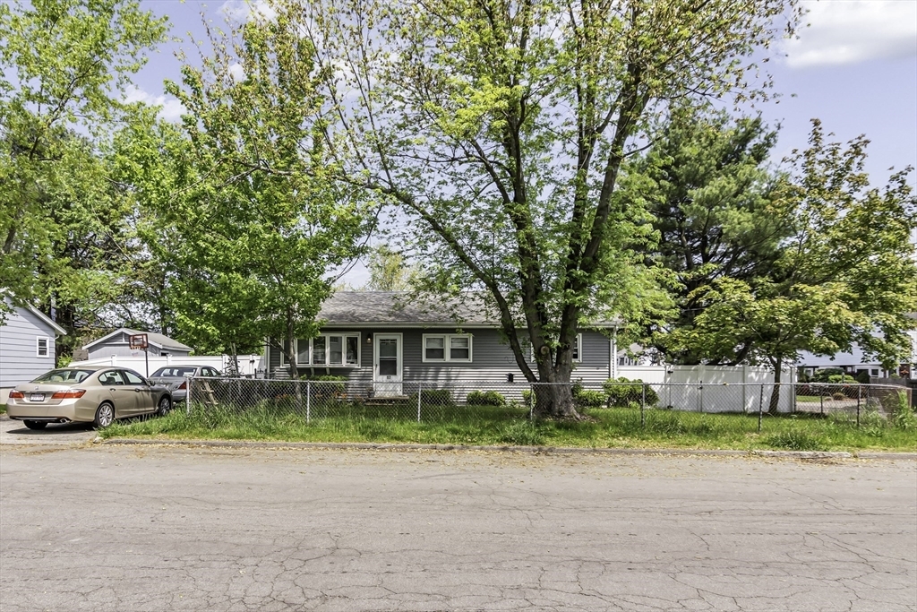 Property Photo:  17 Barnard Rd  MA 01843 