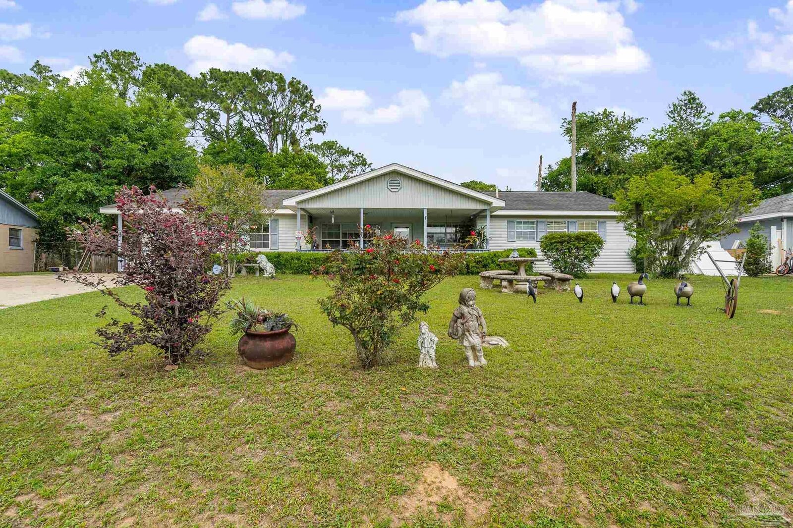 Property Photo: 4410 Guerlain Way FL 32505