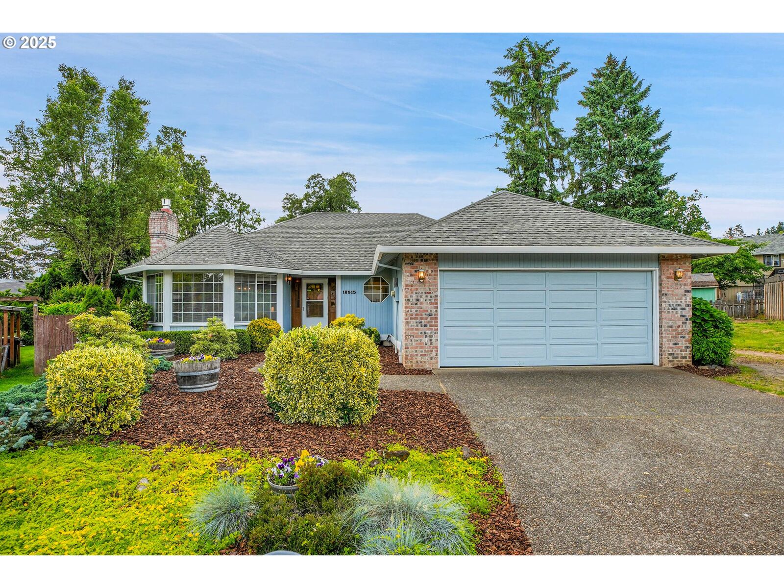 Property Photo:  18515 Dierickx Ct  OR 97027 