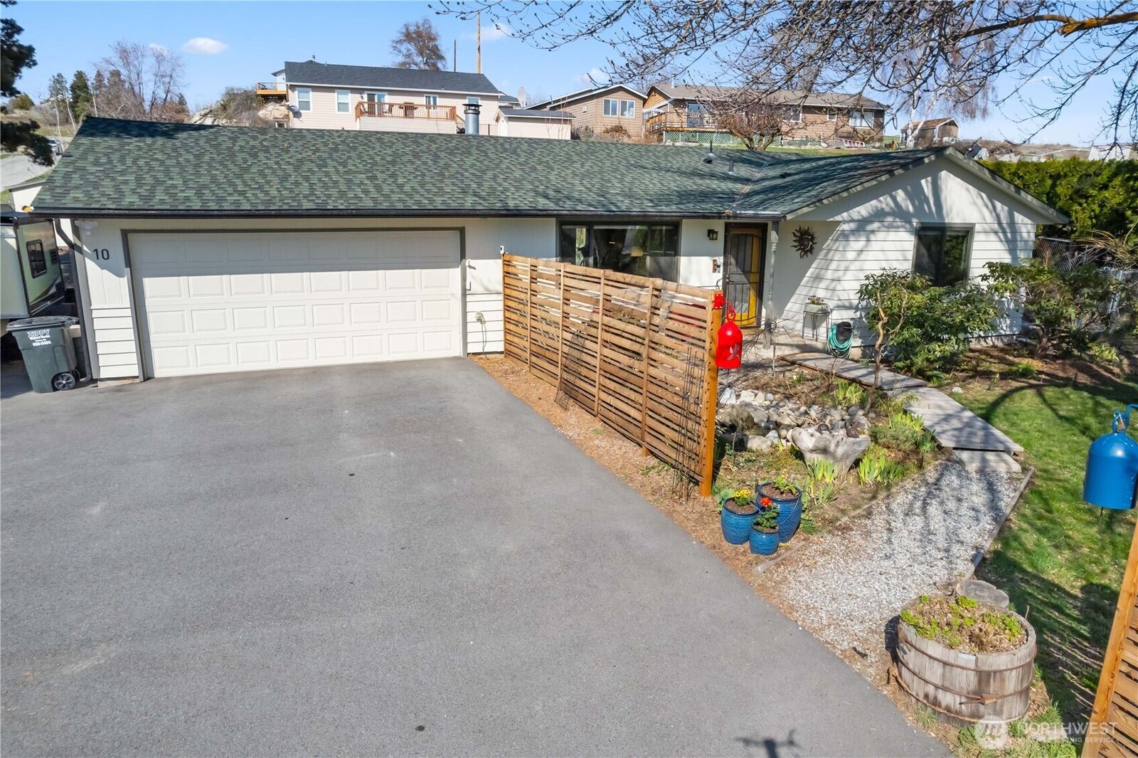 Property Photo:  10  Hope Lane  WA 98831 
