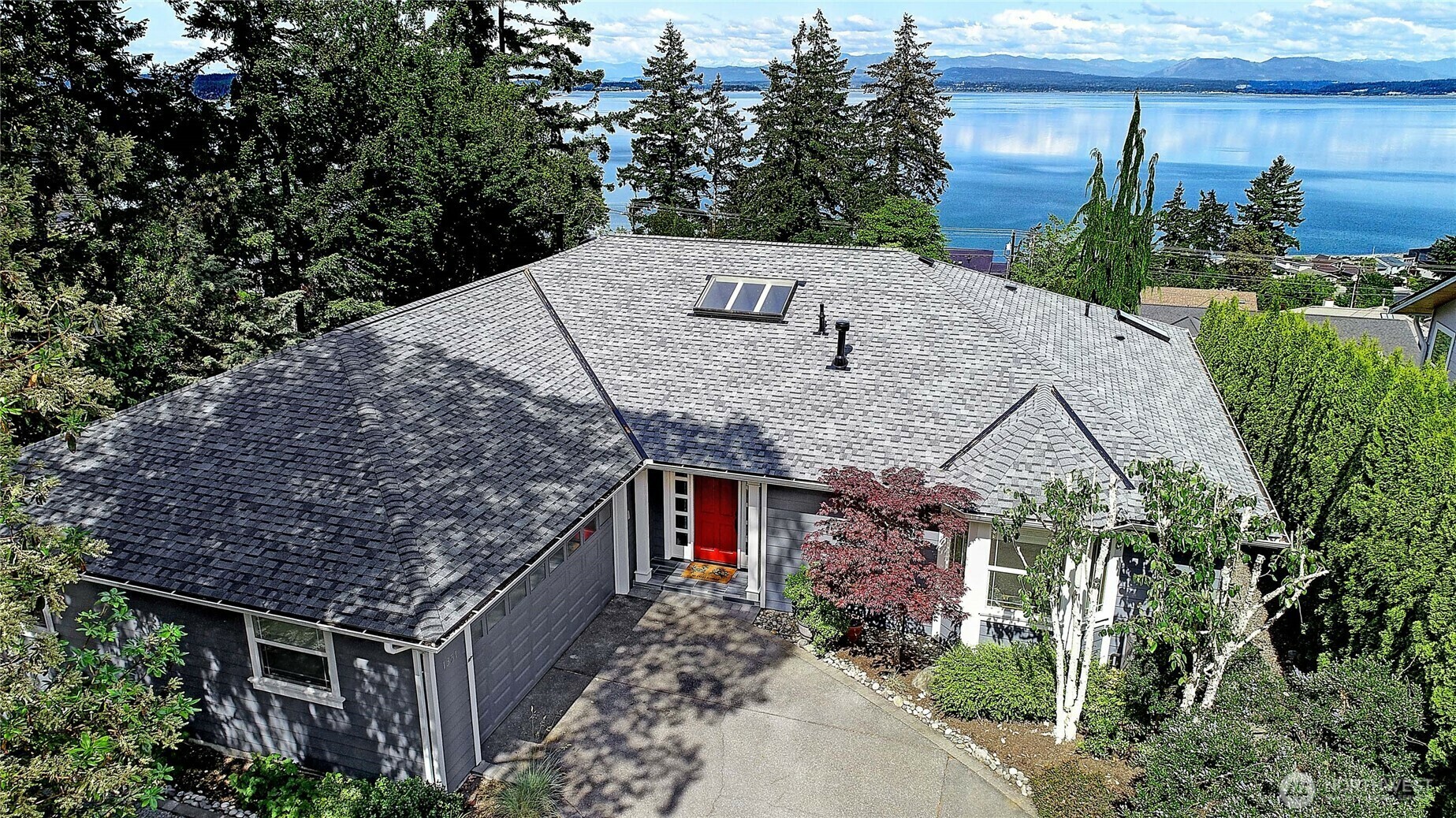 Property Photo: 1351 Crestview Drive WA 98282