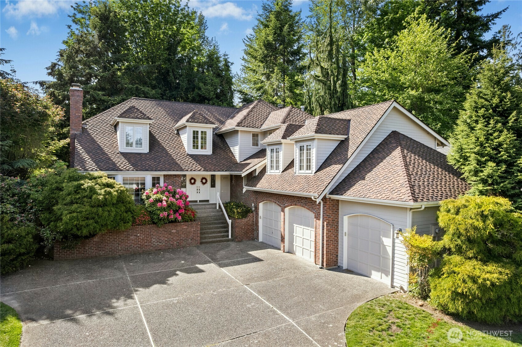 Property Photo: 4877 167th Avenue SE WA 98006