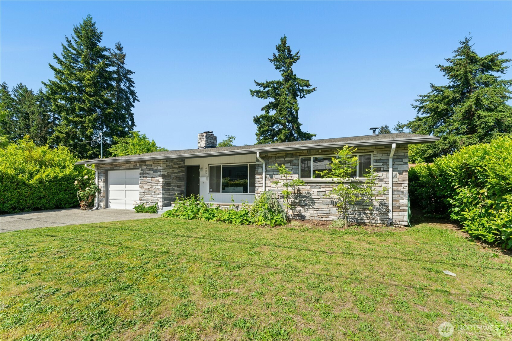 Property Photo:  625  Kirkland Avenue NE  WA 98056 