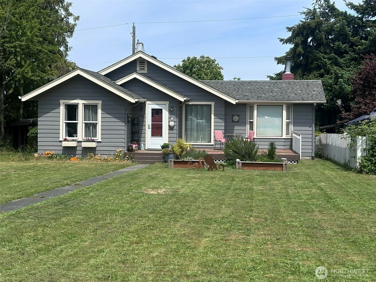 Property Photo: 131 W 12th Street WA 98362