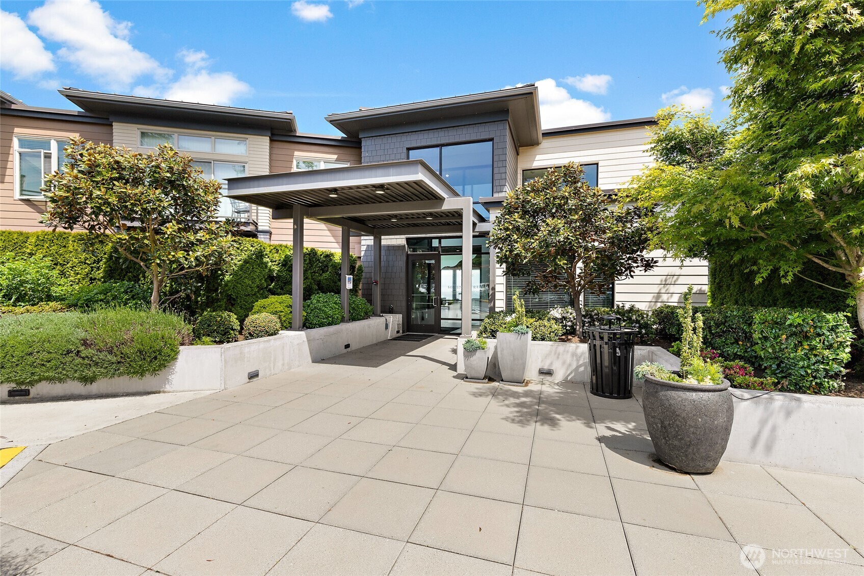 Property Photo:  50  Pine Street 420  WA 98020 