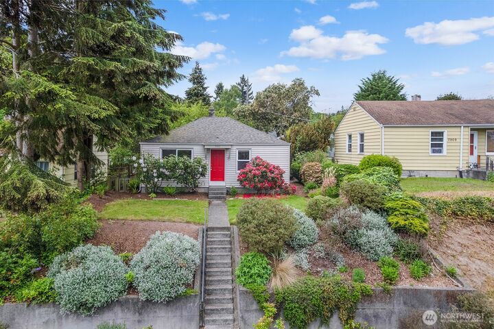 7915  27th Avenue SW  Seattle WA 98126 photo