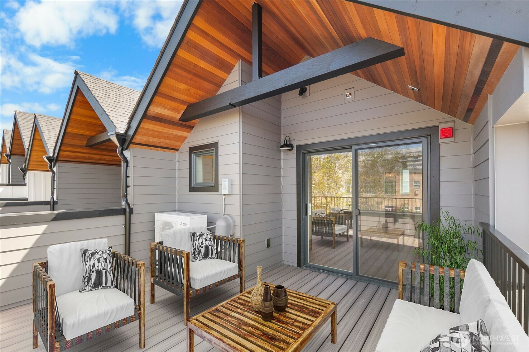 Property Photo: 118 E 2nd Street S WA 98033