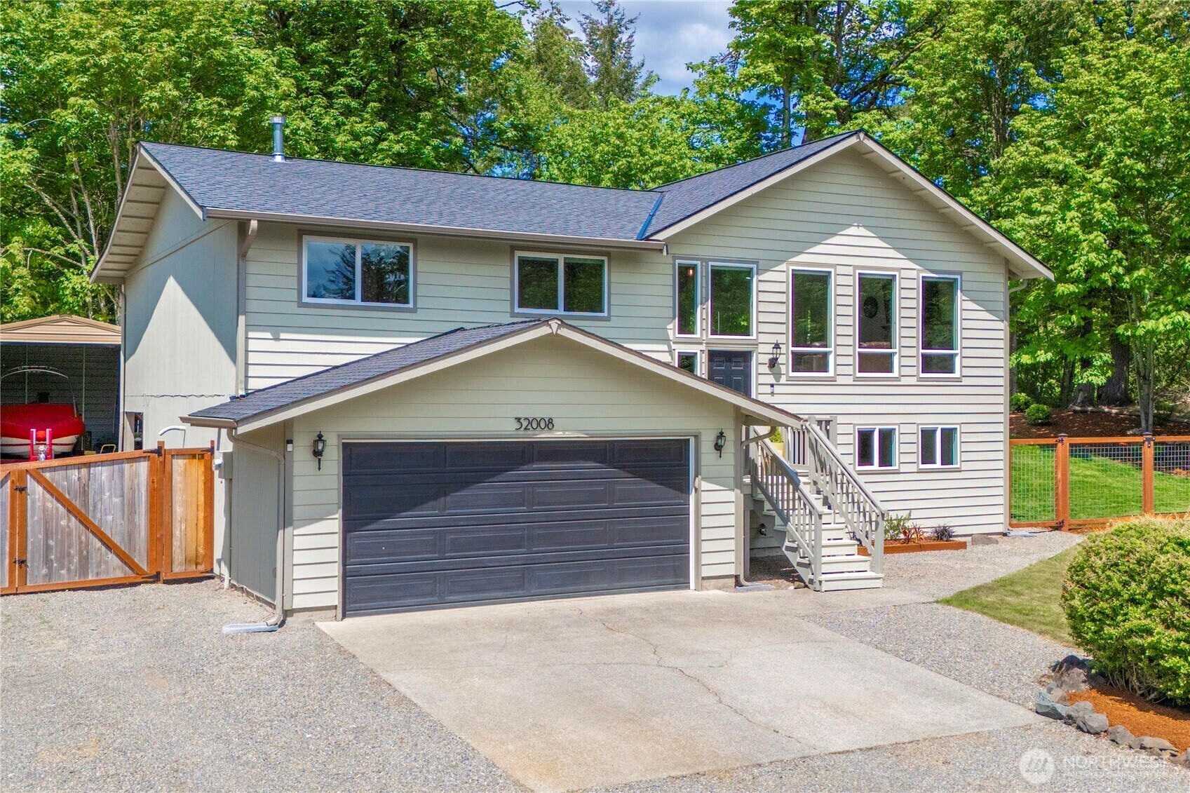 Property Photo: 32008 226th Avenue SE WA 98042