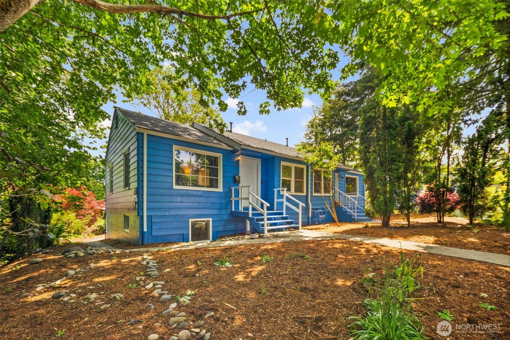 Property Photo:  1704  27th Avenue  WA 98122 