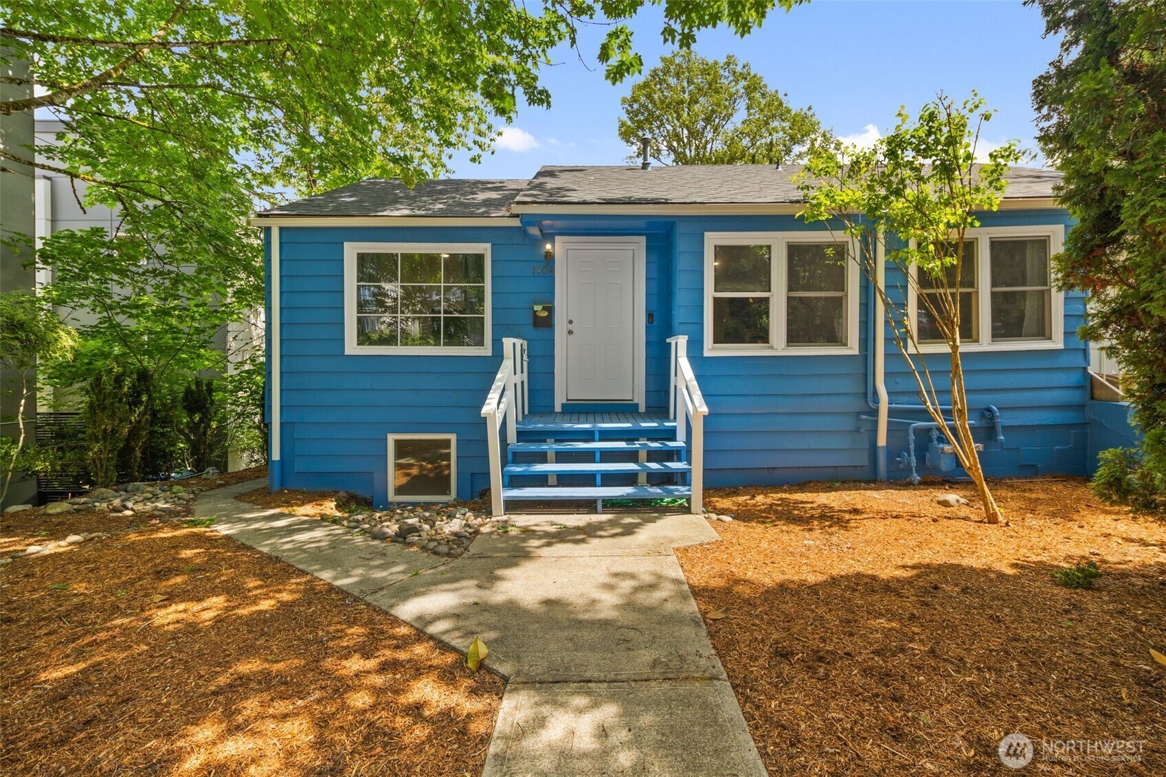 Property Photo: 1704 27th Avenue WA 98122