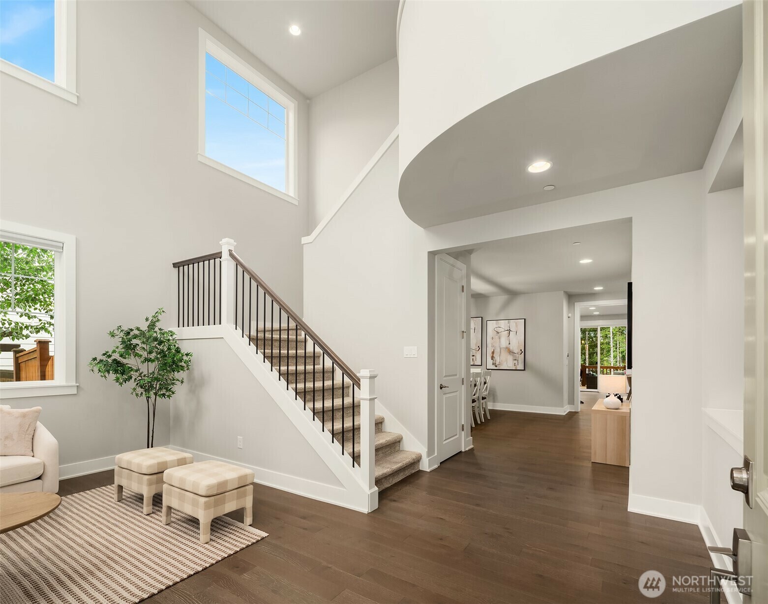 Property Photo: 1497 Elk Run Place SE WA 98045