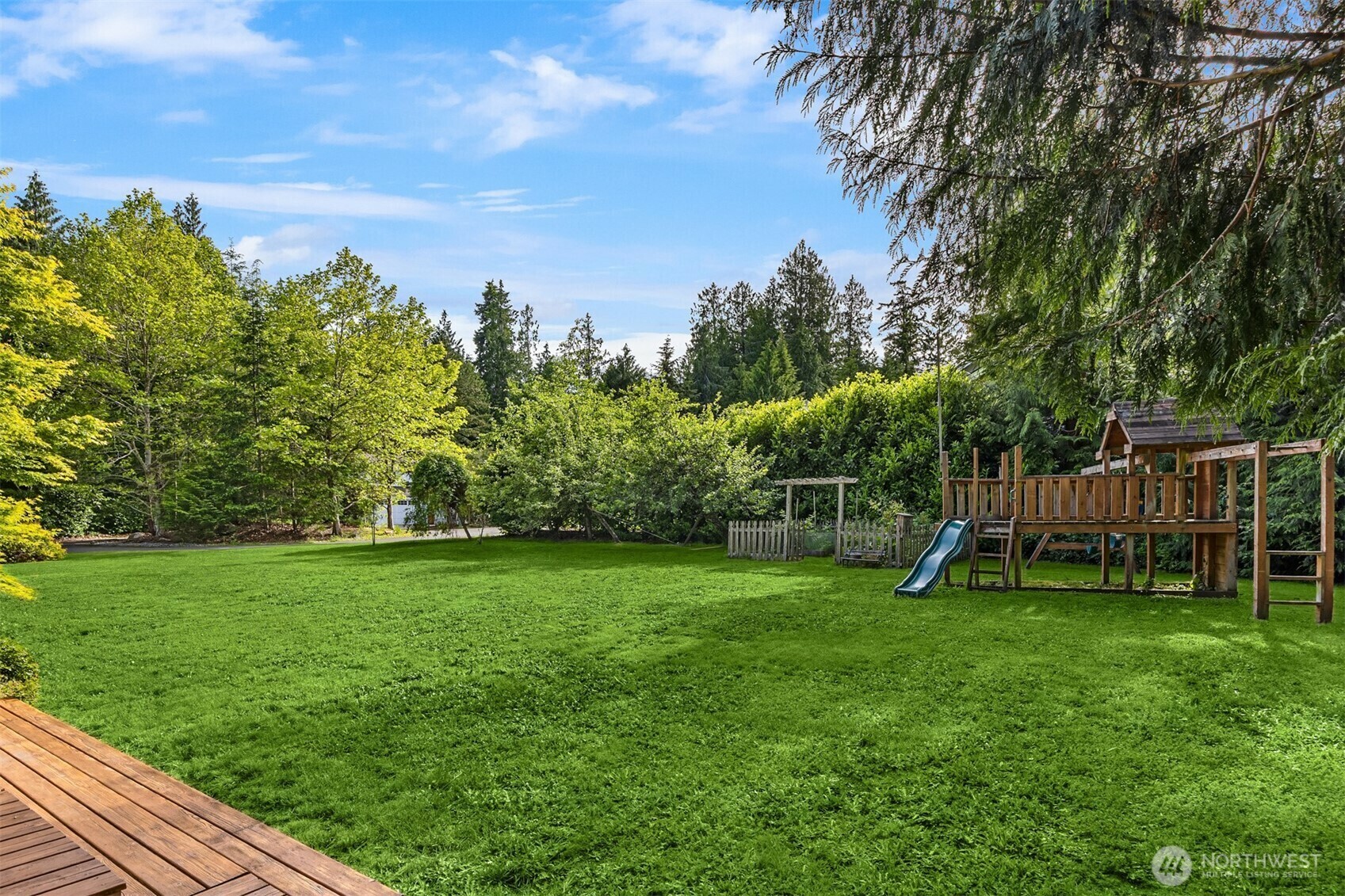 Property Photo: 6570 Cedar Glade Lane WA 98110