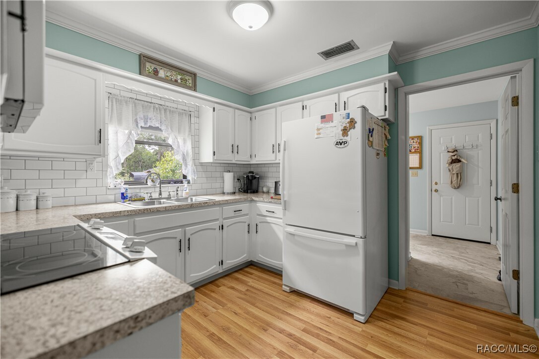 Property Photo: 1179 N Point Lonesome Road FL 34453