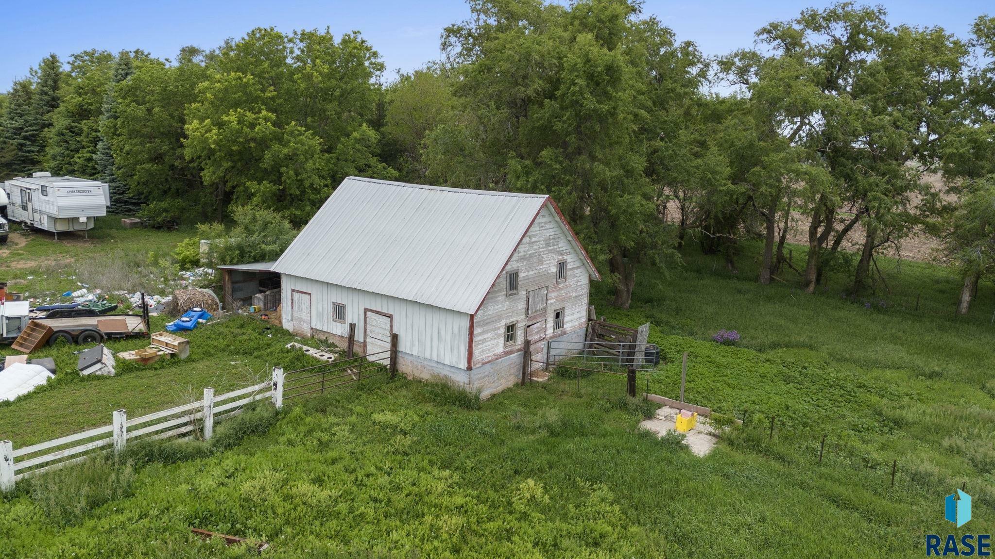 Property Photo: 44904 289th St SD 57070