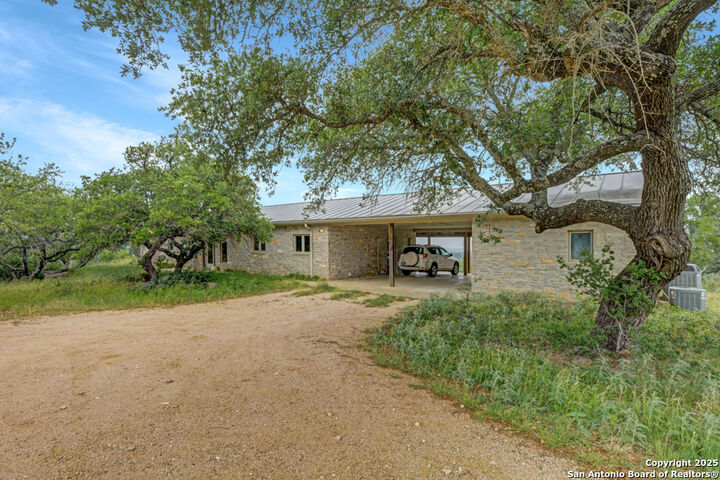 Property Photo: 306 Fieldstone TX 78636