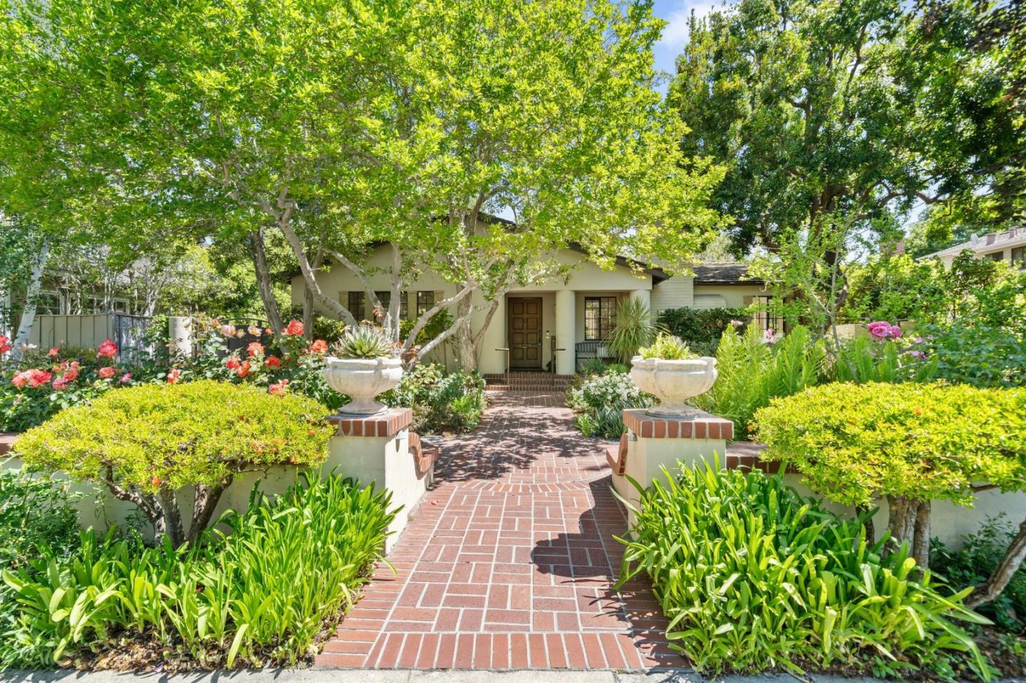 Property Photo:  2365 Waverley Street  CA 94301 