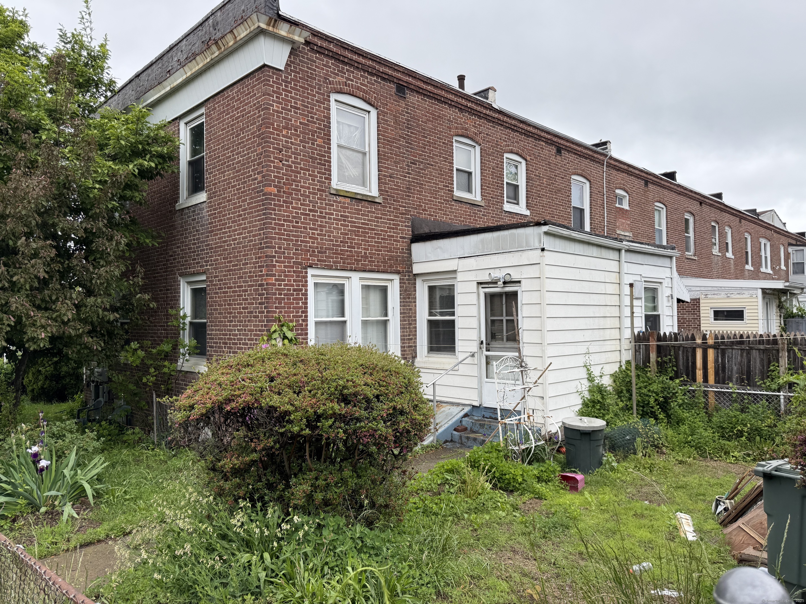 Property Photo:  206 Remington Street  CT 06610 
