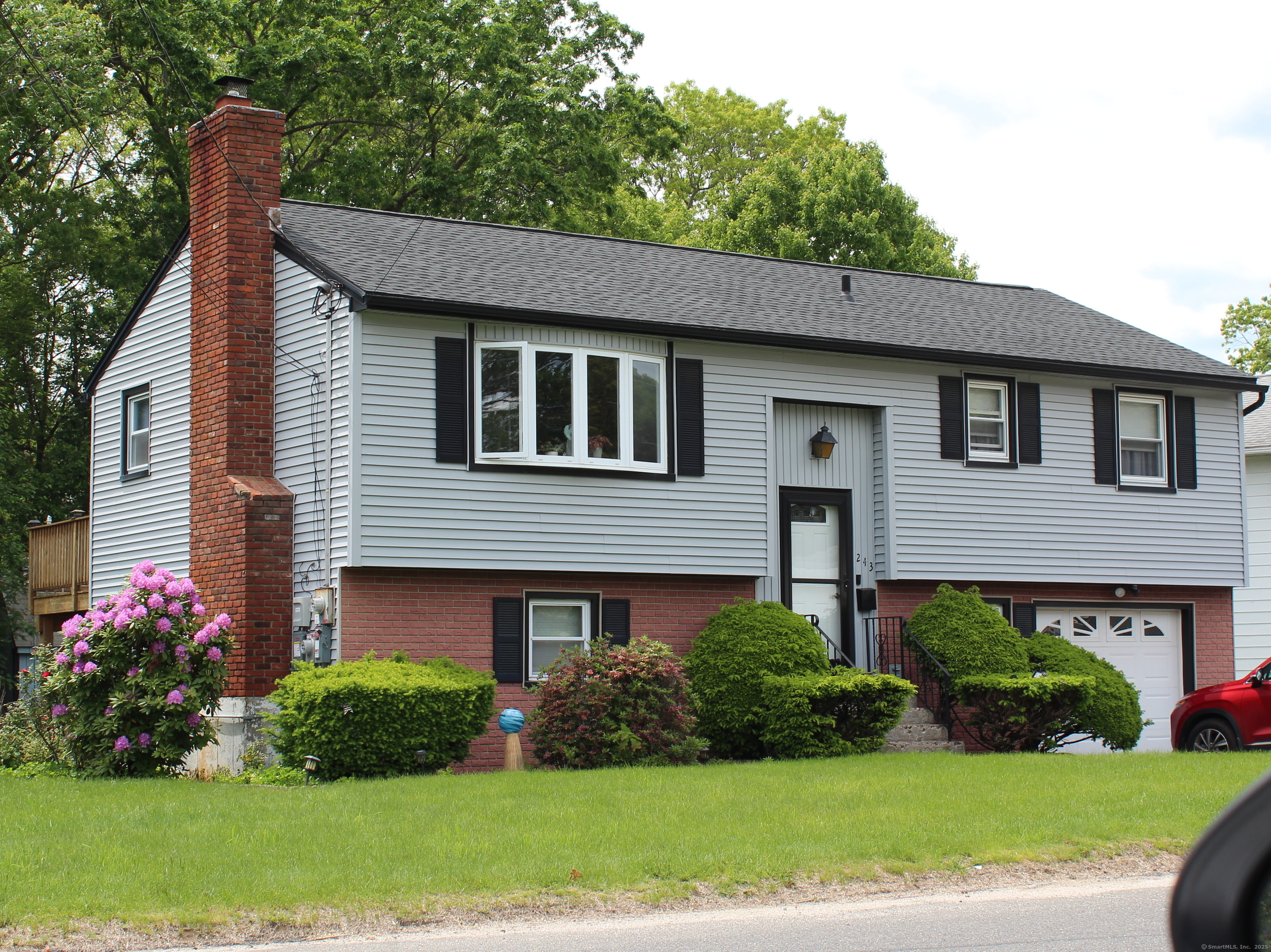 Property Photo: 243 Courtland Avenue CT 06705