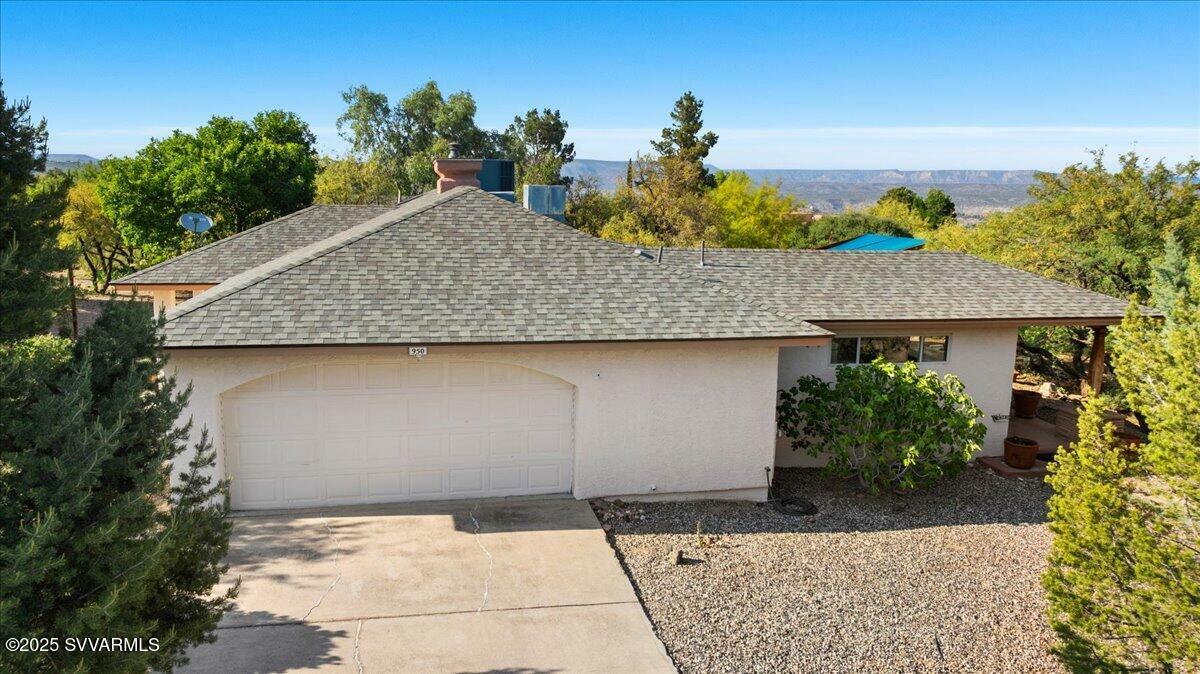 Property Photo: 950 Roberts Rd AZ 86324