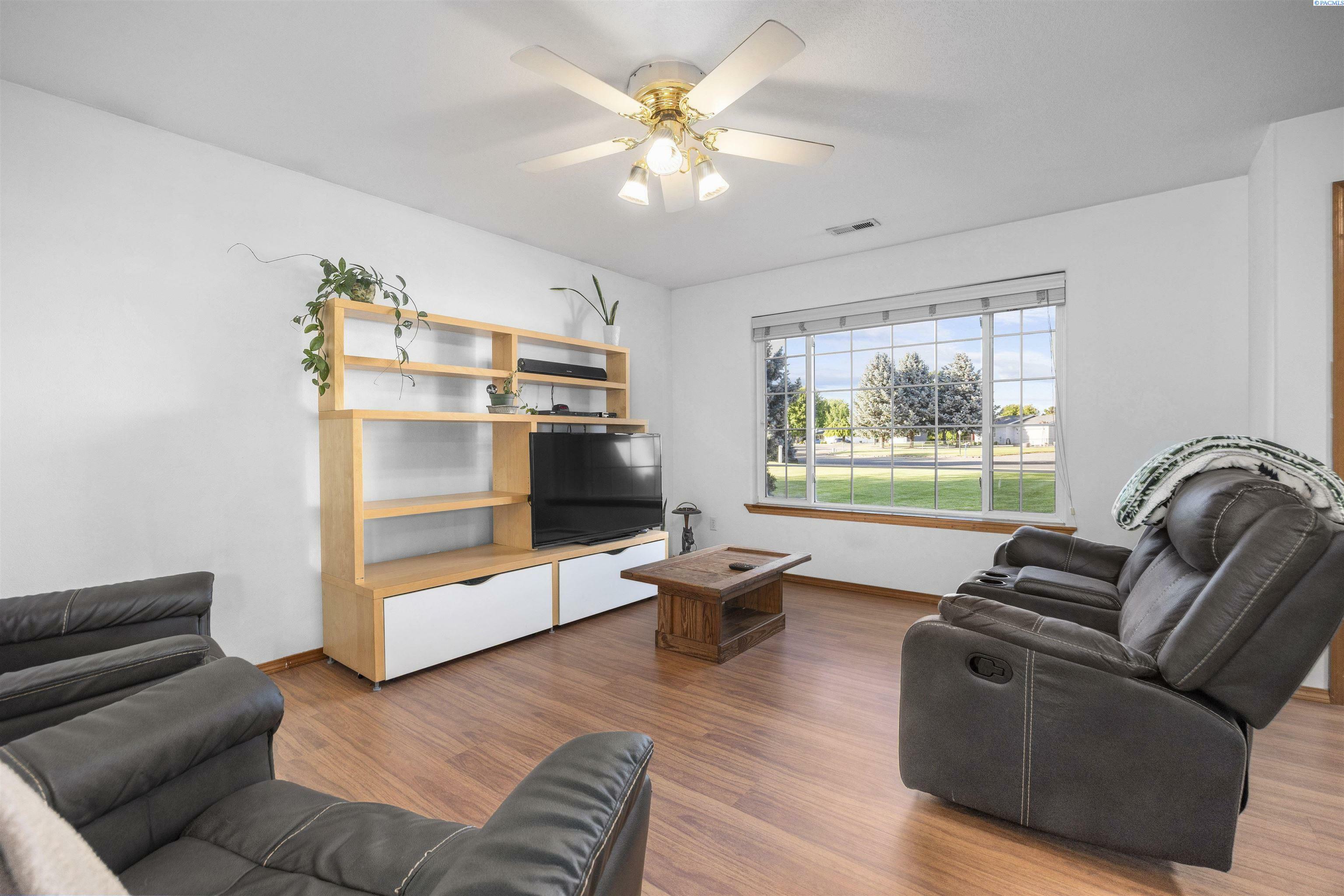 Property Photo: 572 Edith Street WA 99323