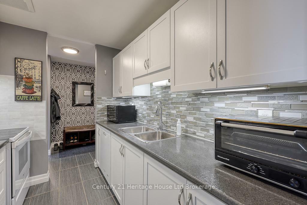 Property Photo: 1580 Ernest Avenue 301 ON N6E 2T9