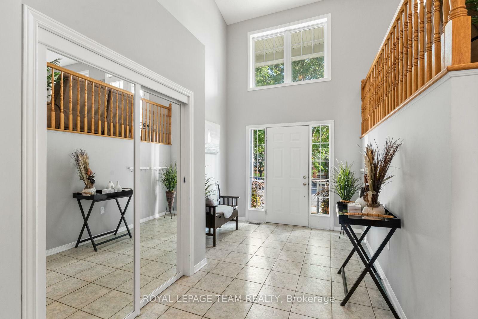 Photo de la propriété: 279 Berrigan Drive ON K2J 5C3