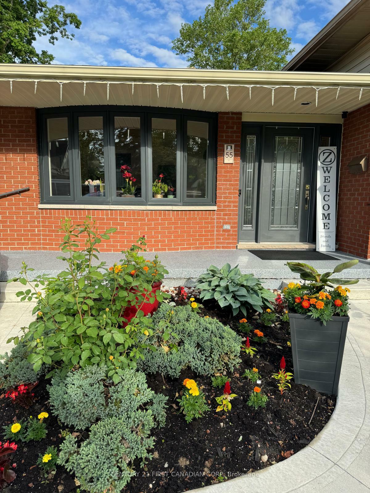 Property Photo: 55 St Lawrence Place ON N6J 2G4