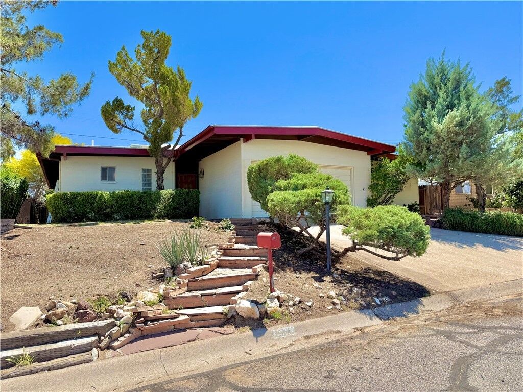 Property Photo:  1914 Arlington Street  AZ 86401 