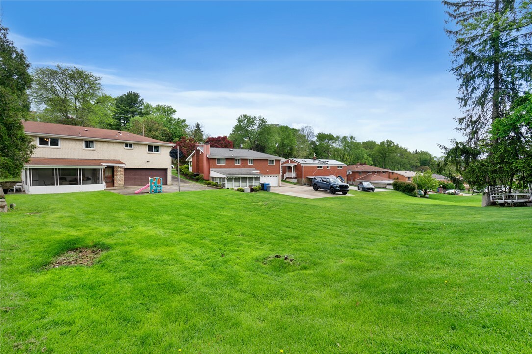Property Photo: 549 Dunn Dr PA 15227