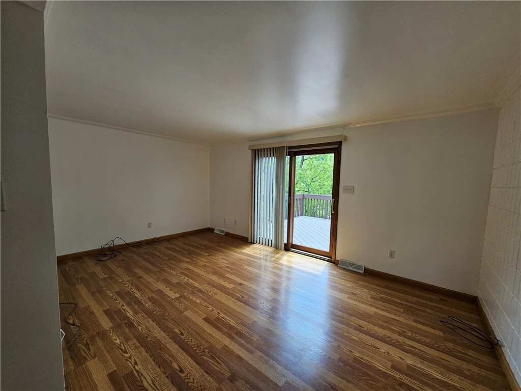 Property Photo: 825 Lindenwood Dr PA 15234