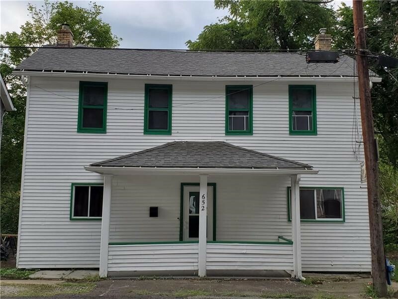 Property Photo: 652 Bower Hill Rd PA 15017