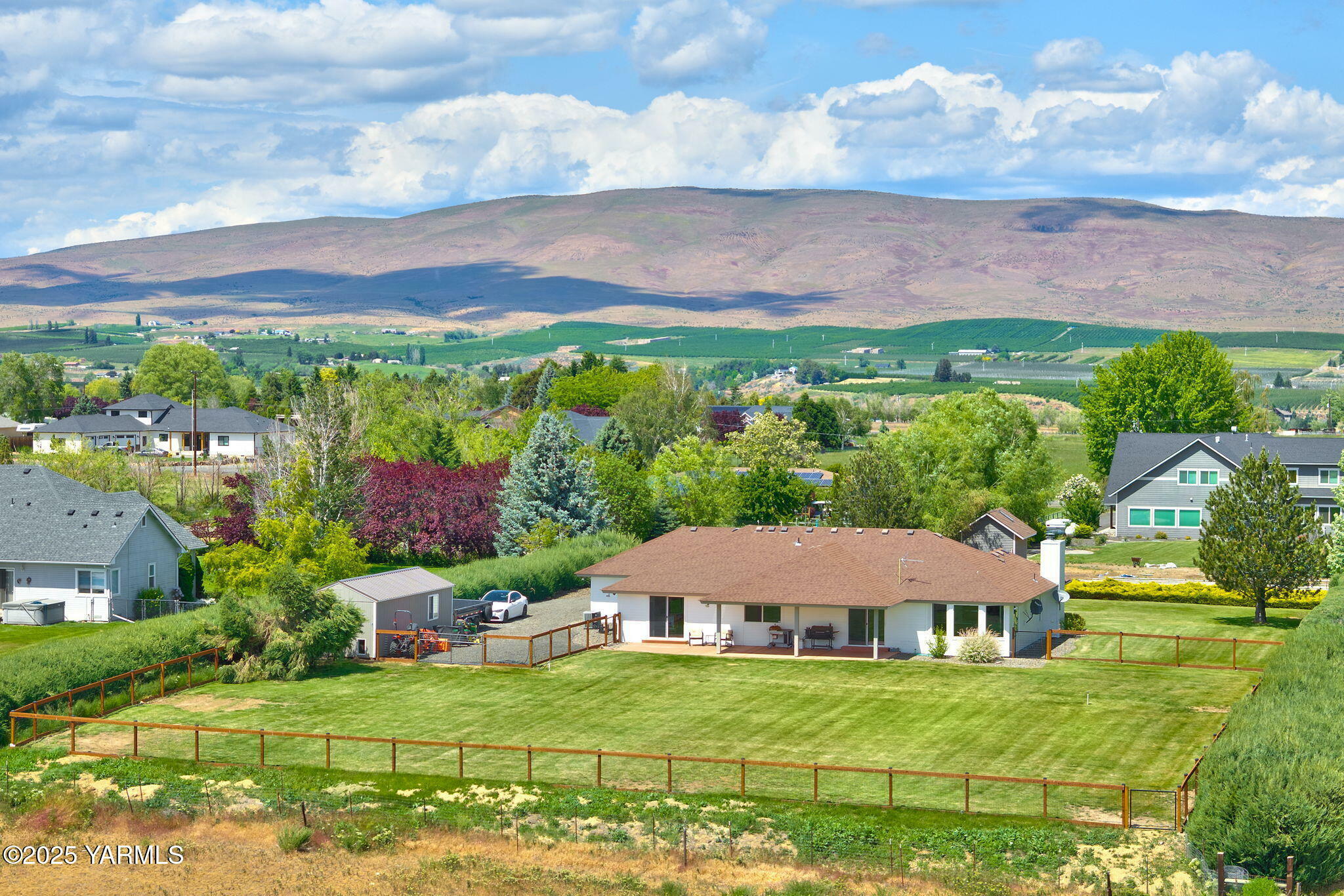 Property Photo: 15014 Fisk Rd WA 98908