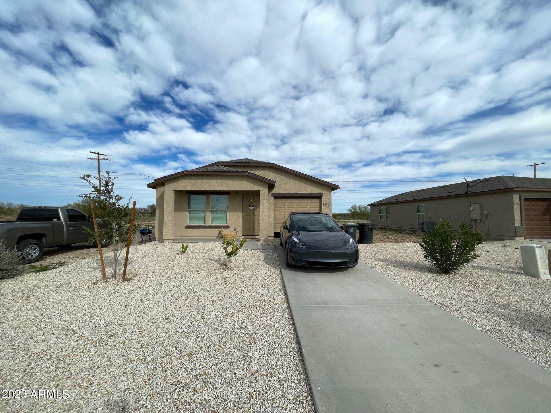 Property Photo: 476 W Reizen Drive AZ 85342