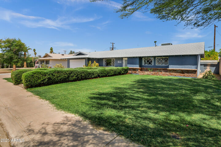 Property Photo: 1832 E Concorda Drive AZ 85282