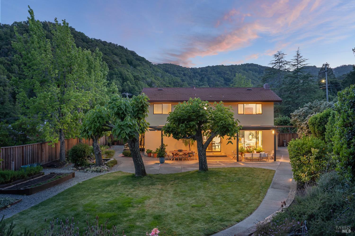 Property Photo: 522 Blackstone Drive CA 94903