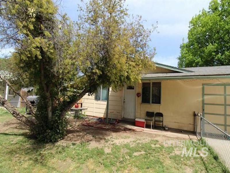 Property Photo: 210 W 2nd St ID 83644