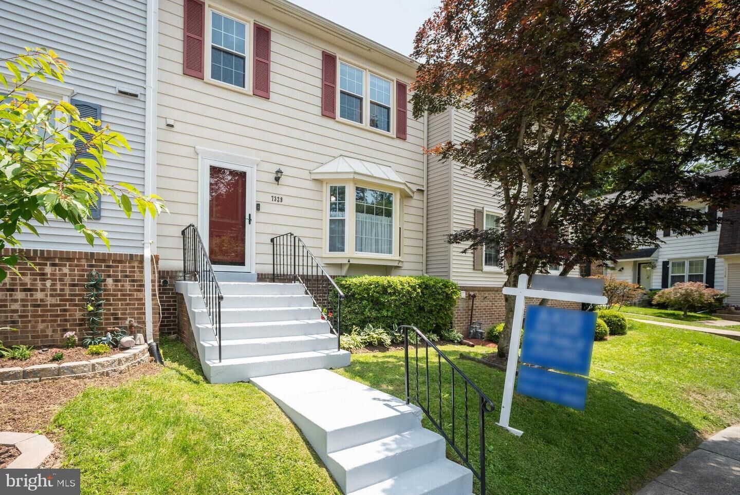 Property Photo: 7329 Rolling Oak Lane VA 22153