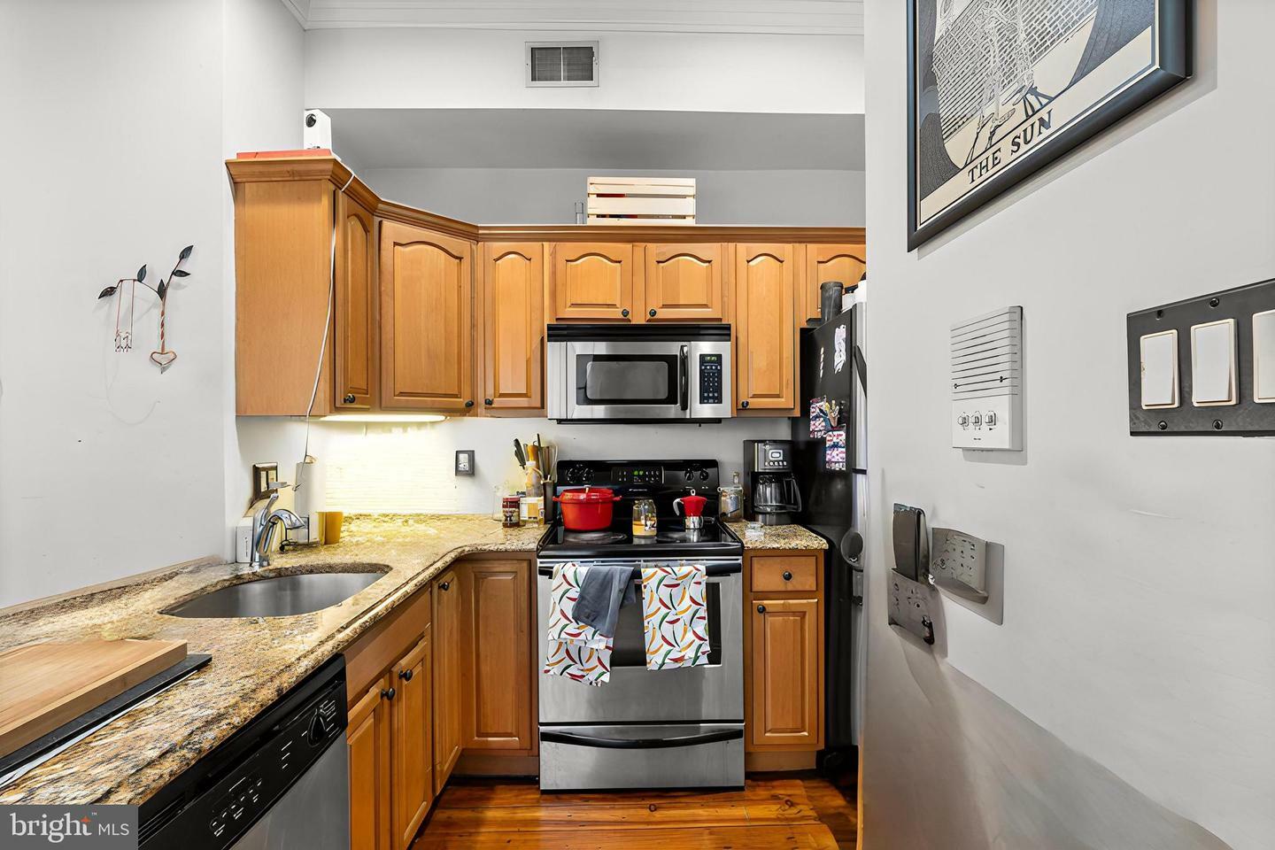 Property Photo: 1708 Pine Street 4 PA 19103