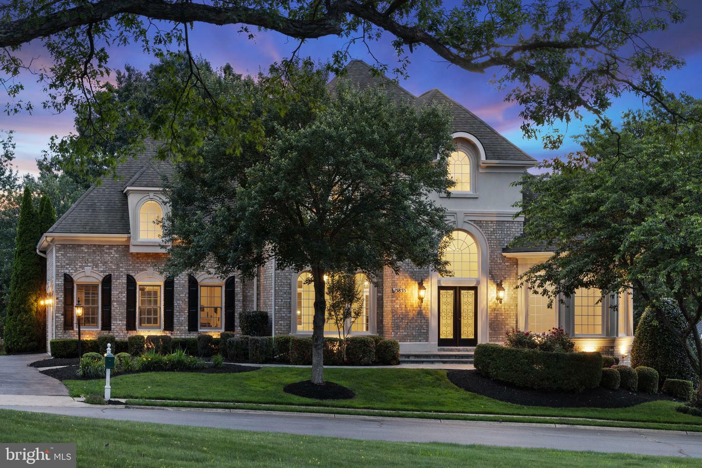 Property Photo: 15855 Spyglass Hill Loop VA 20155