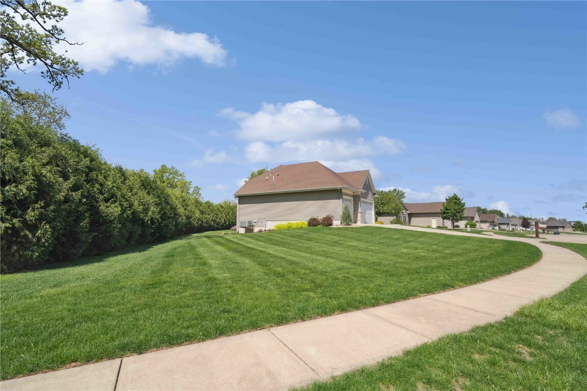 Property Photo: 345 Oak Park Drive IA 52328