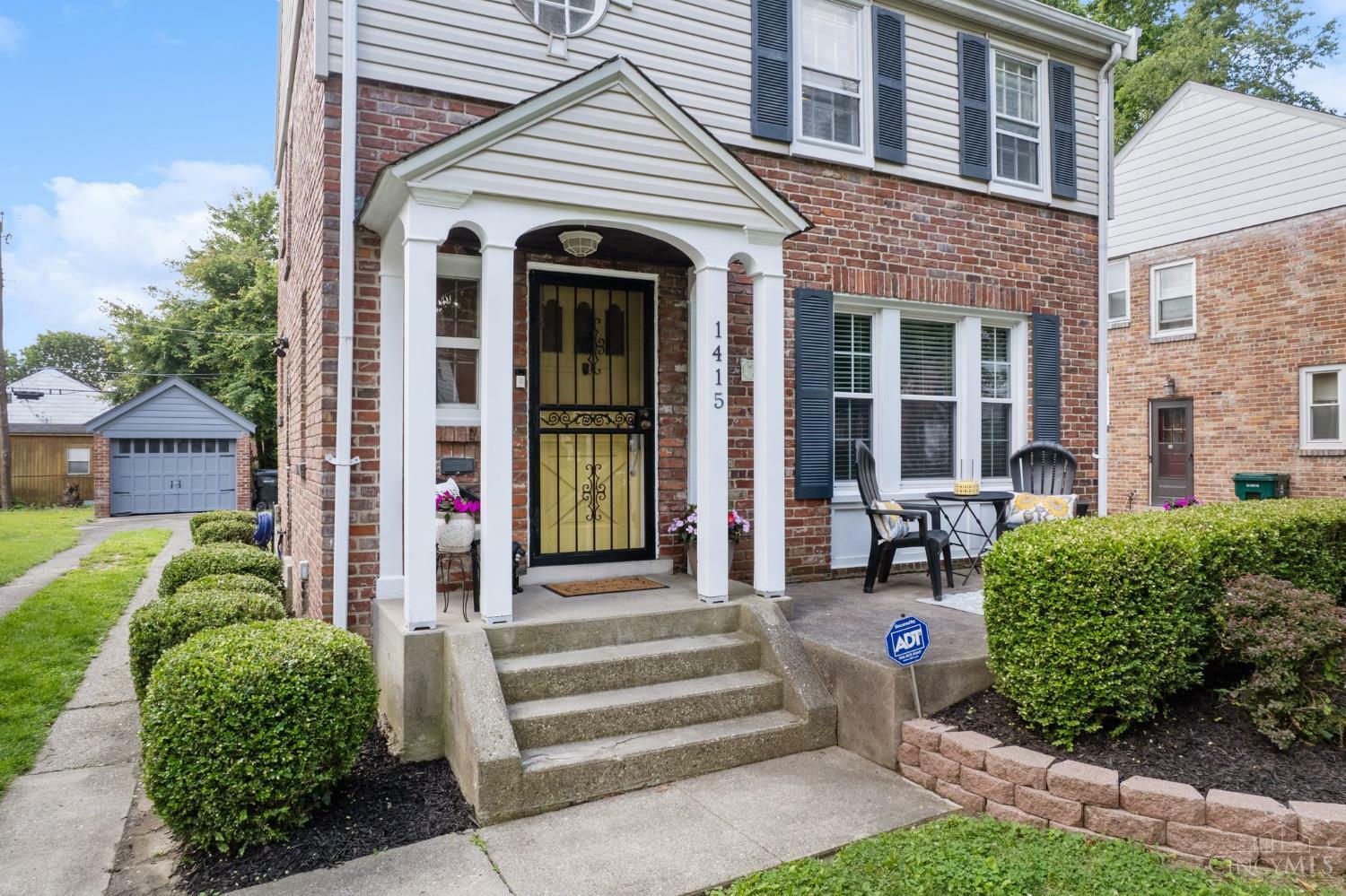 Property Photo: 1415 Robinwood Avenue OH 45237