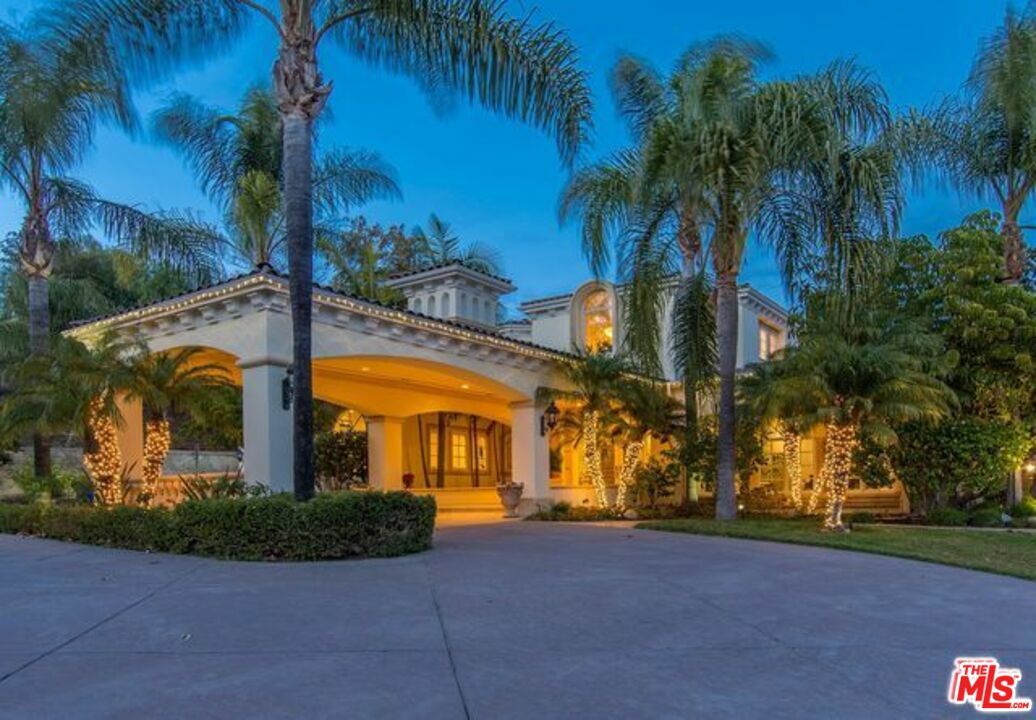 Property Photo: 3855 Brunston Ct CA 91362
