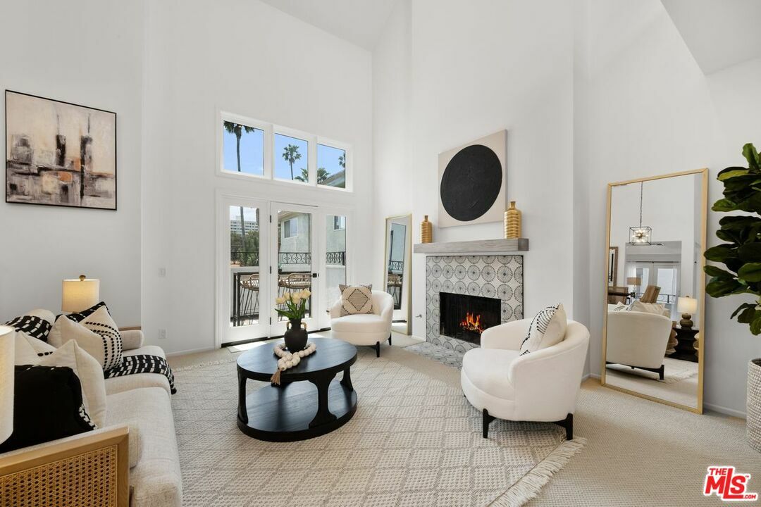 Property Photo: 1133 9th St CA 90403