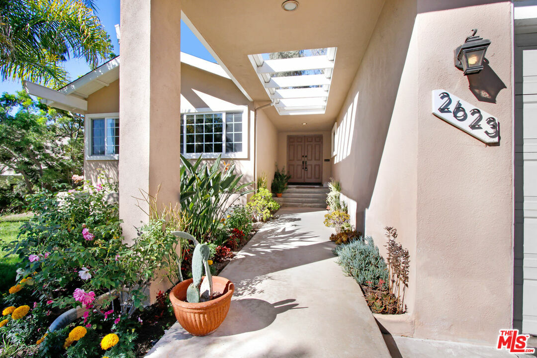 Property Photo: 2623 S Beverly Dr CA 90034