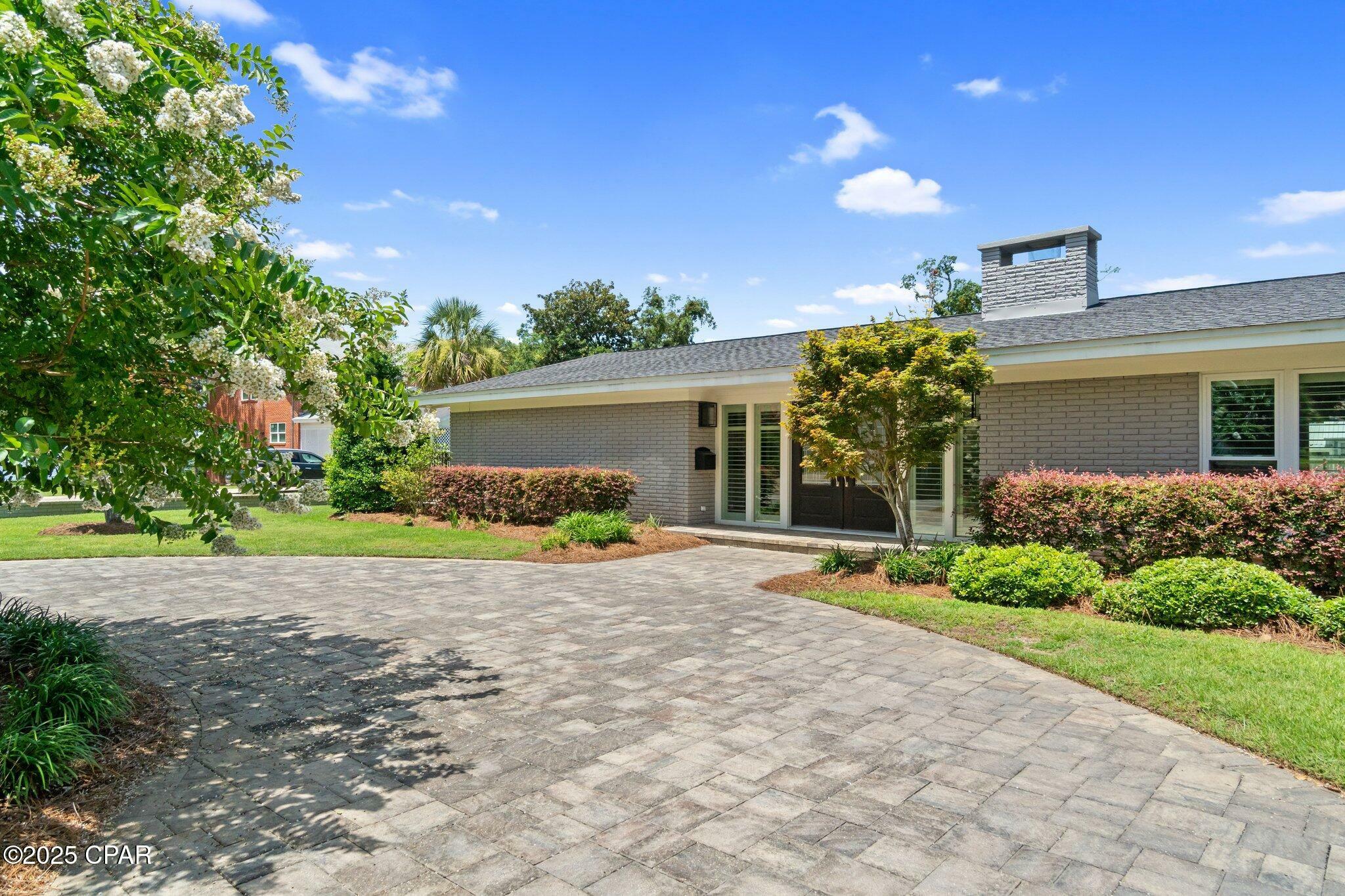 Property Photo: 801 Fortune Avenue FL 32401