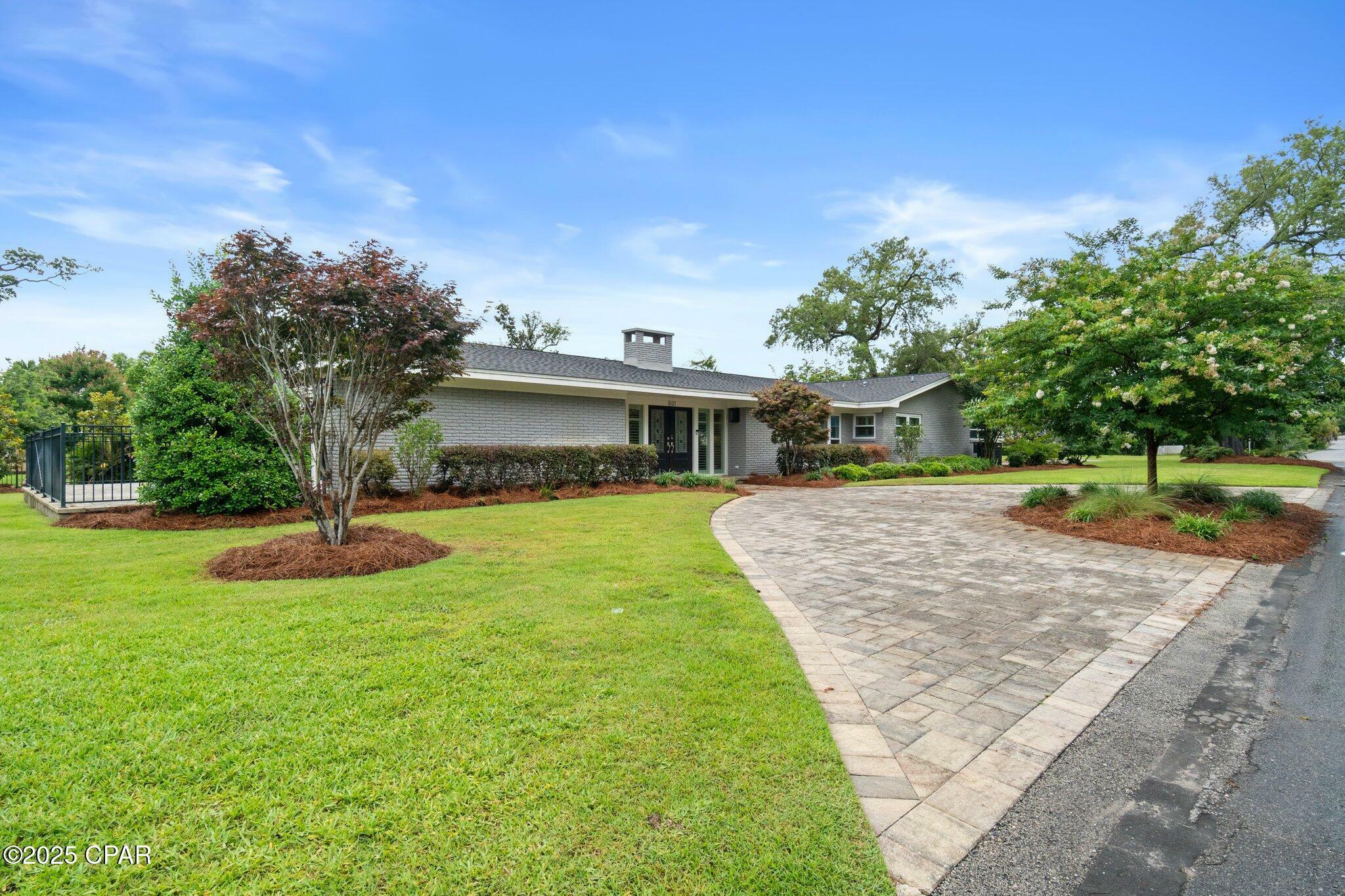 Property Photo: 801 Fortune Avenue FL 32401