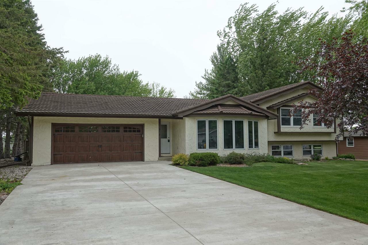 Property Photo: 602 Dolf Street WI 54421